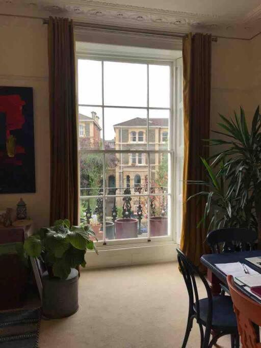 Stunning Arty Apartment In The Heart Of Clifton Bristol Zewnętrze zdjęcie