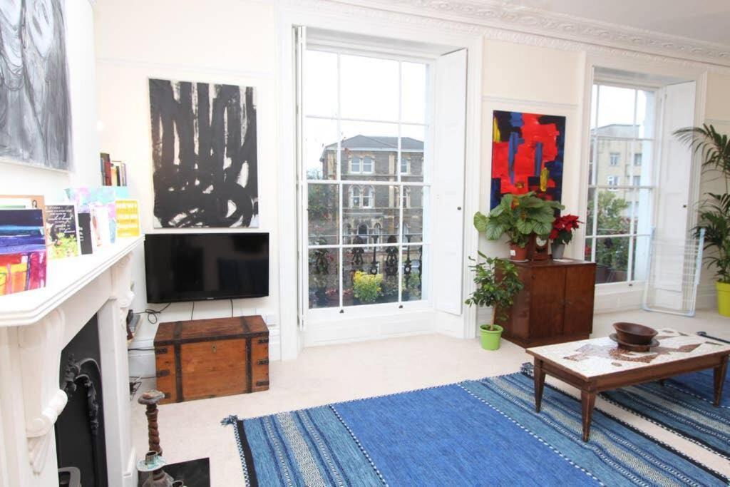 Stunning Arty Apartment In The Heart Of Clifton Bristol Zewnętrze zdjęcie